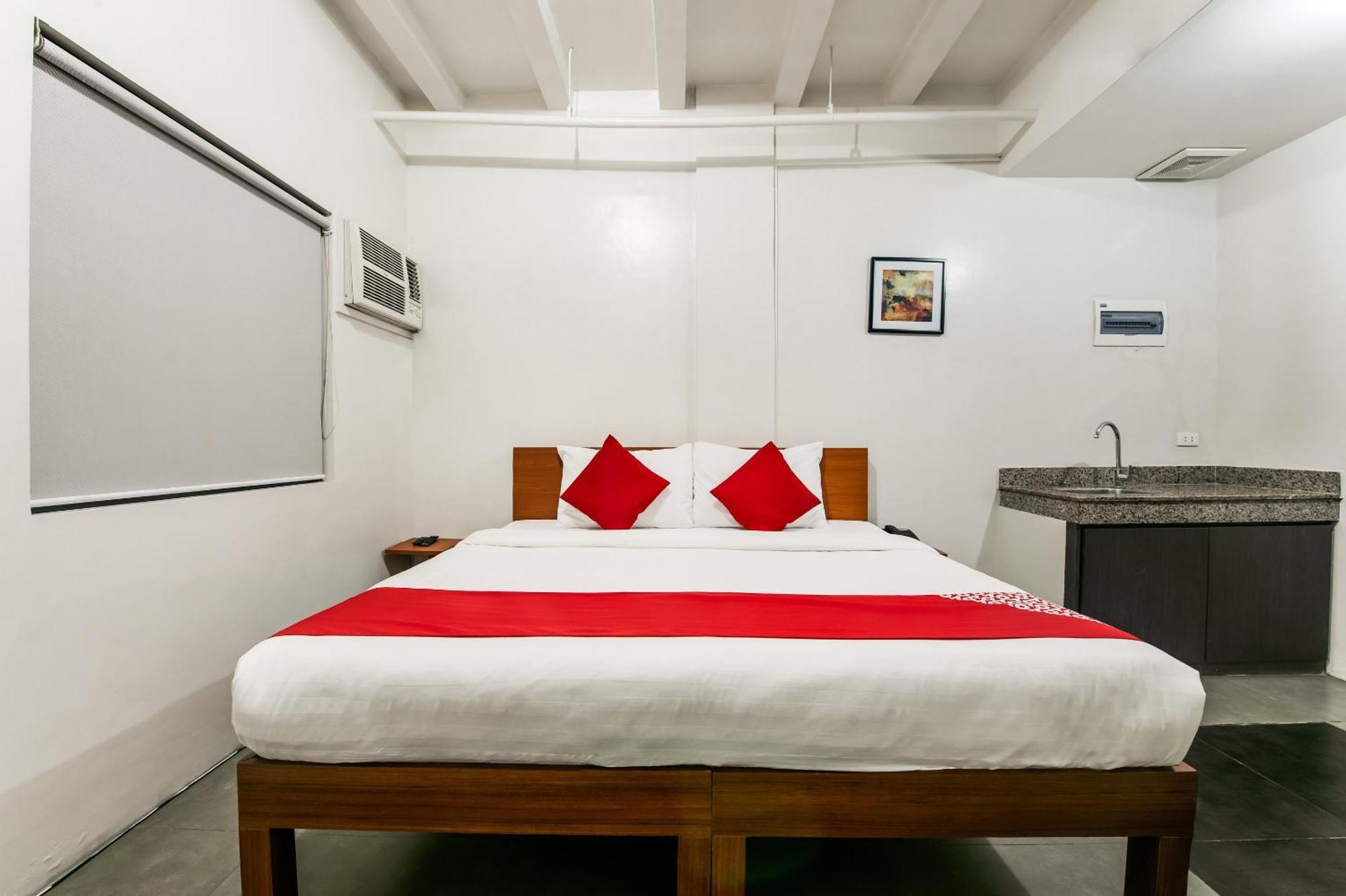 Oyo 136 Regal Residences Quezon City Eksteriør billede