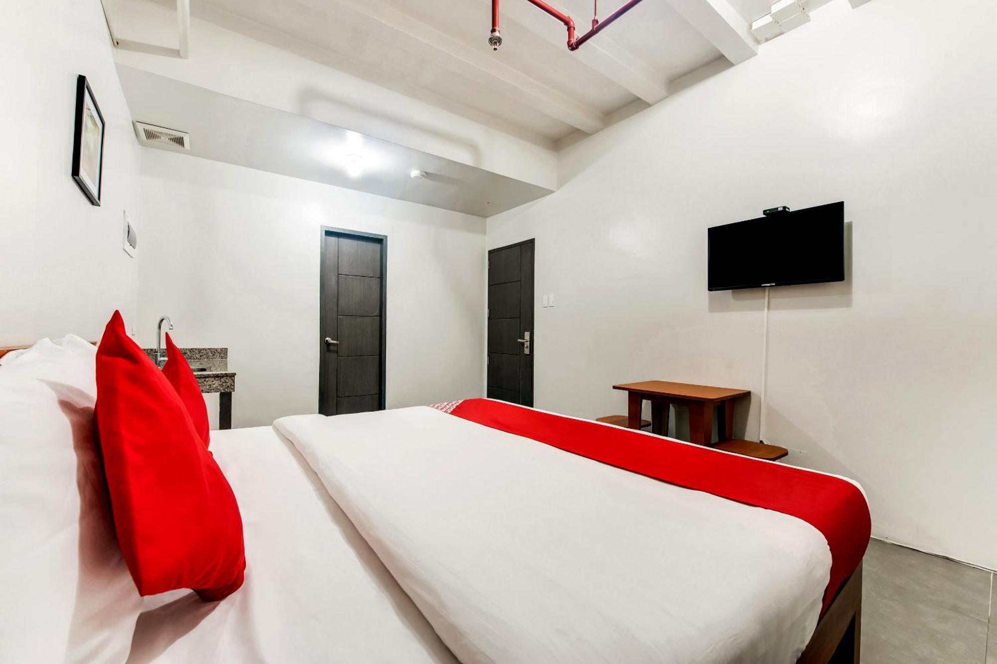 Oyo 136 Regal Residences Quezon City Eksteriør billede