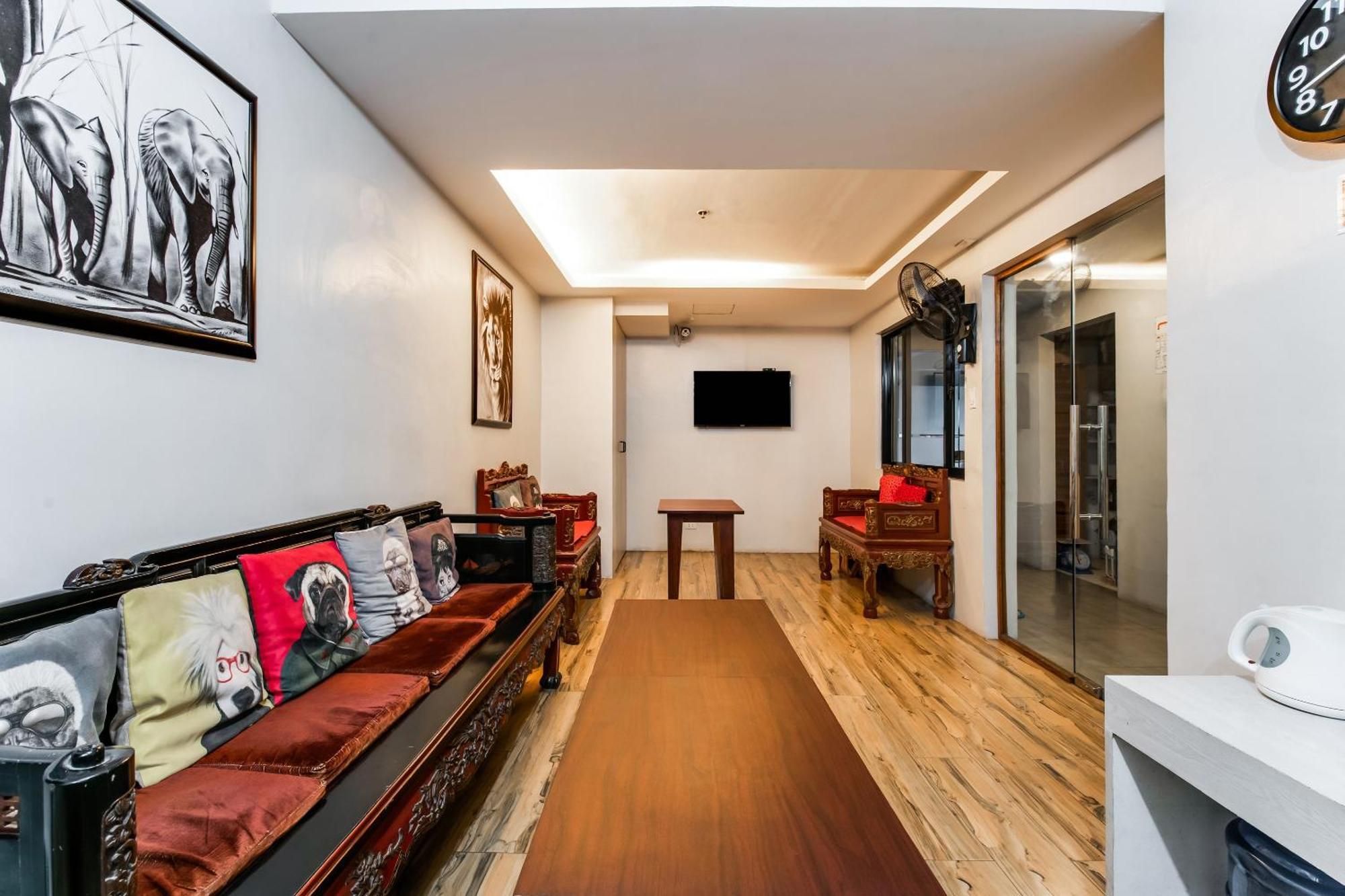 Oyo 136 Regal Residences Quezon City Eksteriør billede
