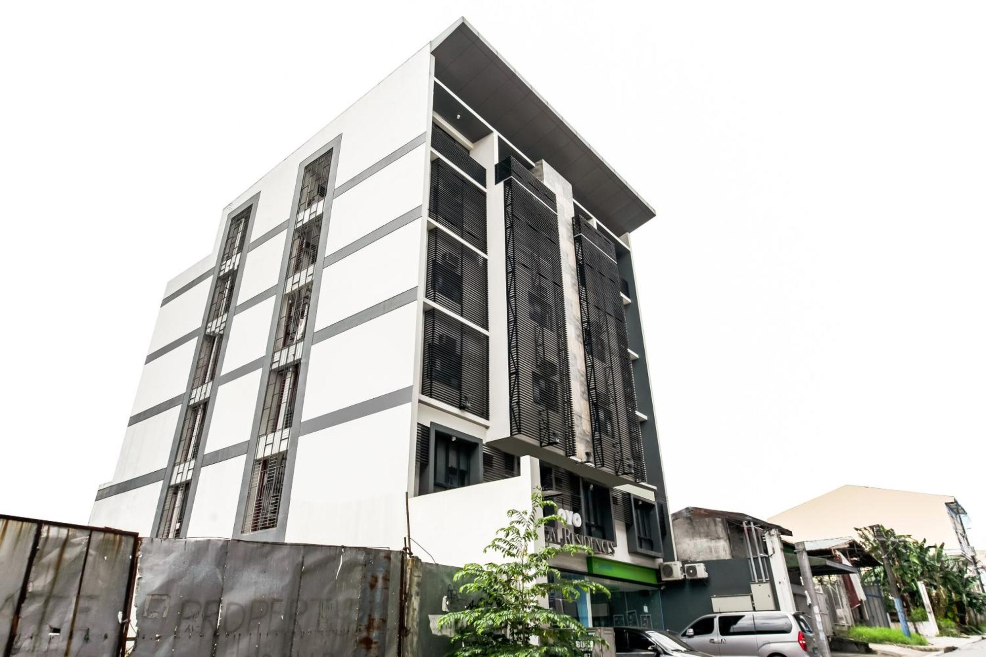 Oyo 136 Regal Residences Quezon City Eksteriør billede