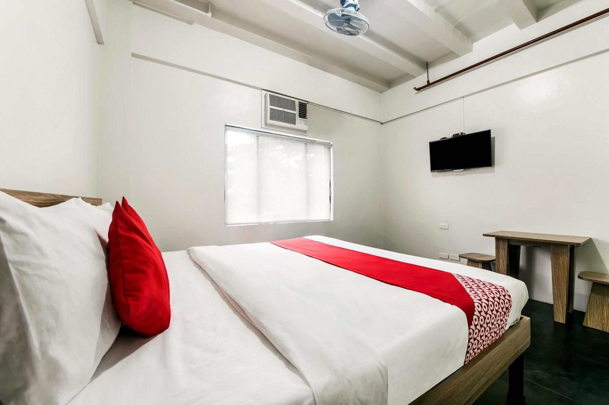 Oyo 136 Regal Residences Quezon City Eksteriør billede