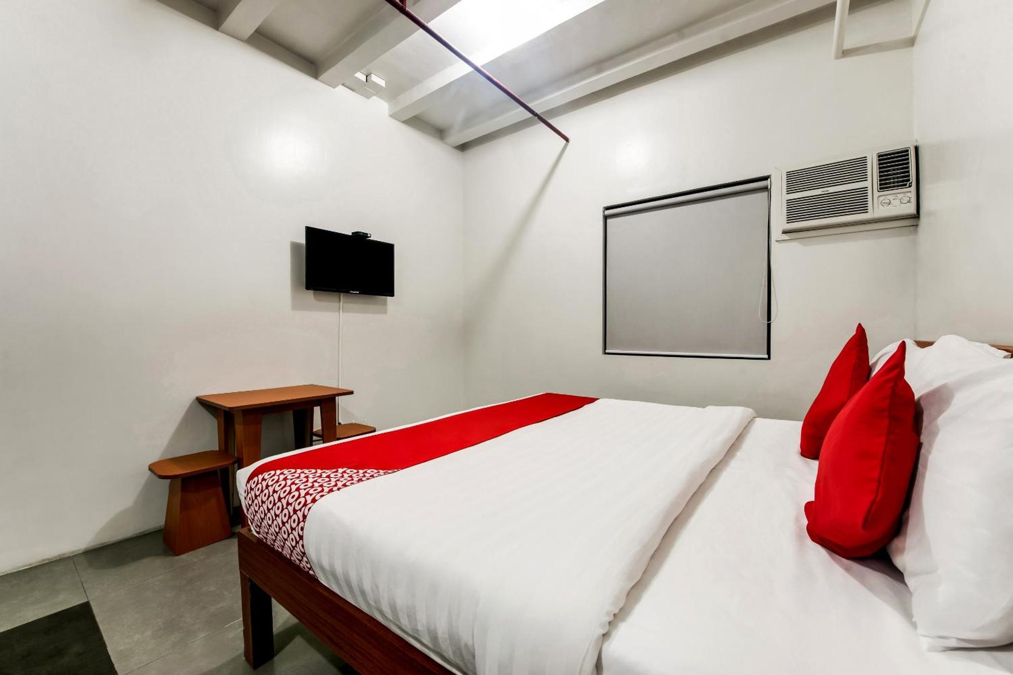 Oyo 136 Regal Residences Quezon City Eksteriør billede